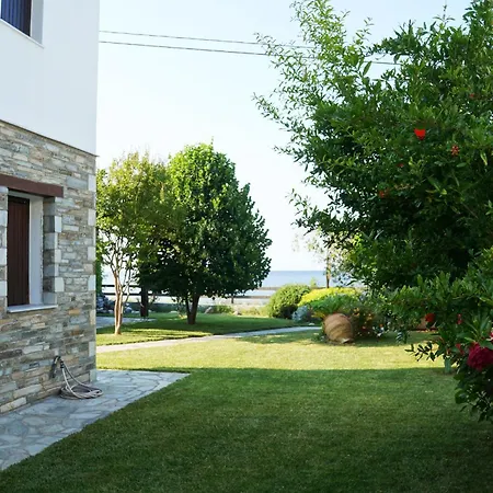 Tilion Seafront Garden Villa *